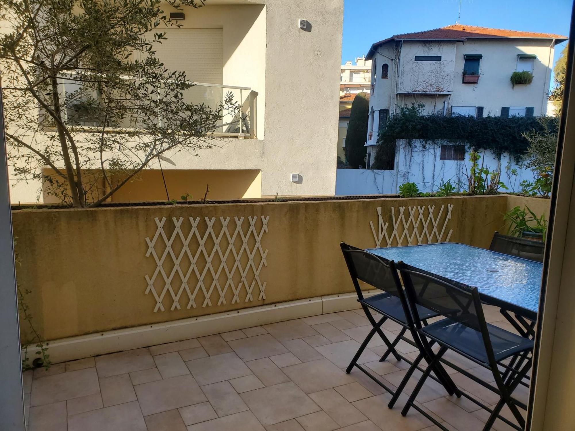 Le Pin Dore Antibes Exteriör bild