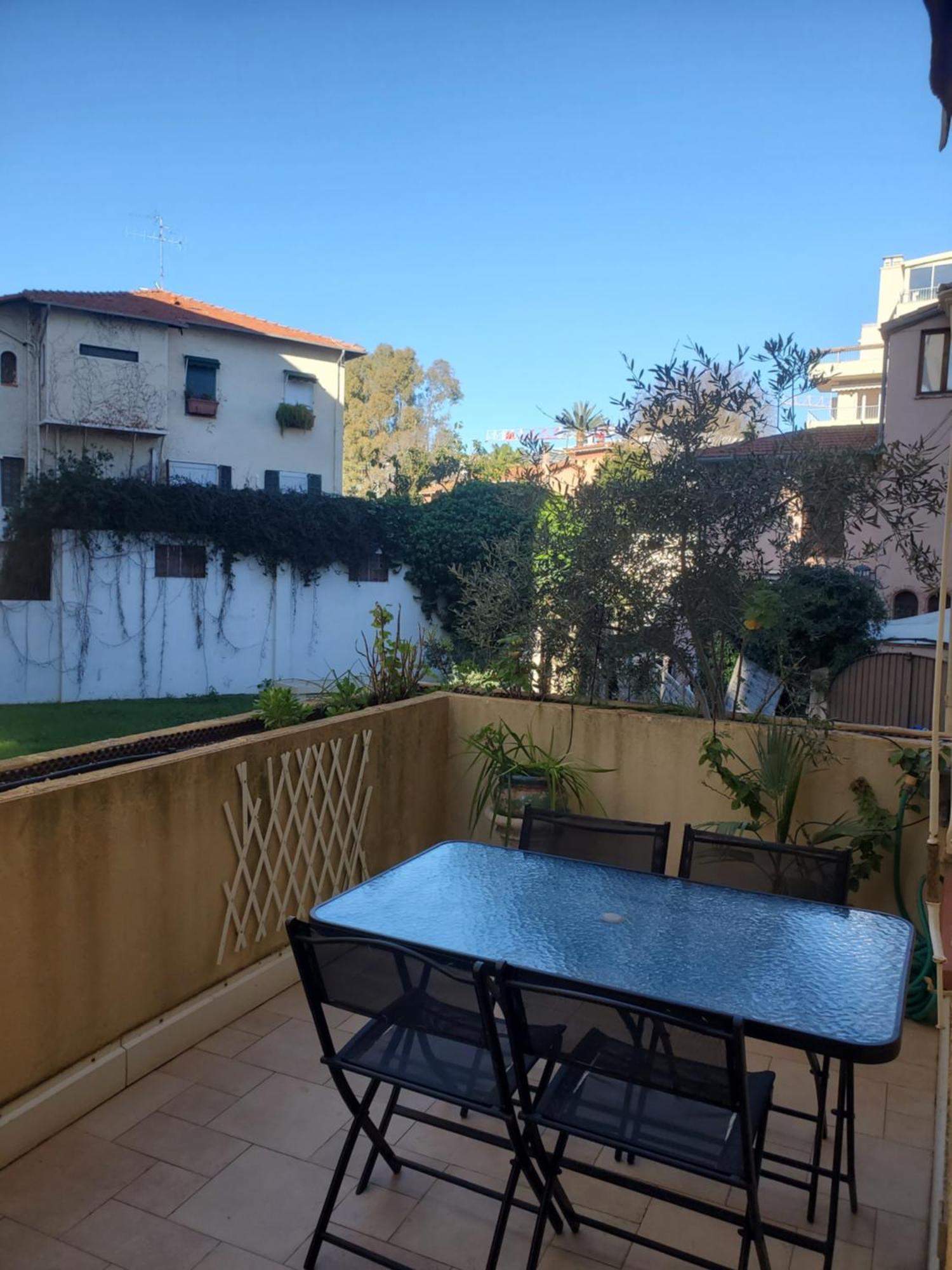 Le Pin Dore Antibes Exteriör bild